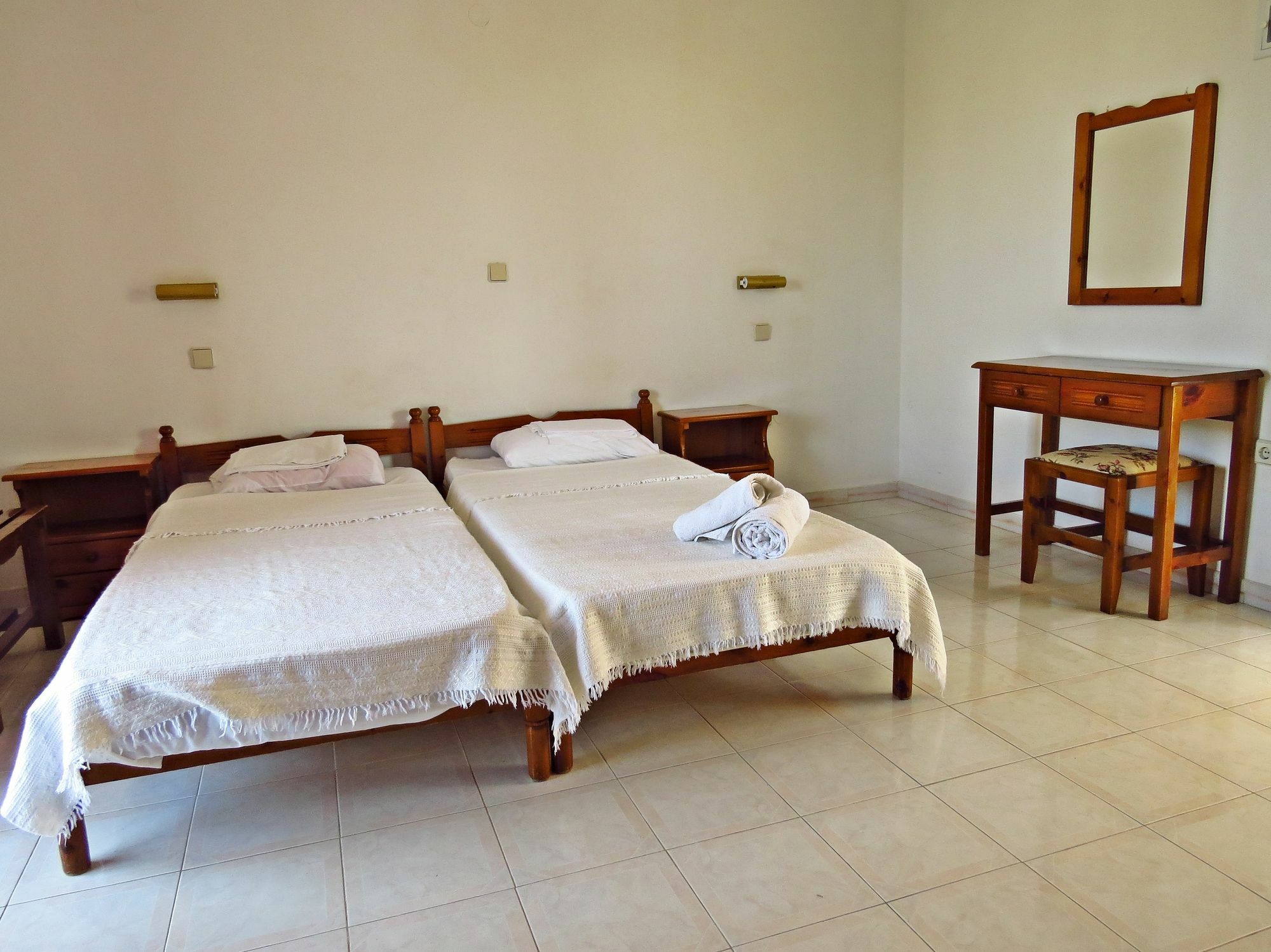 Debby Apartments Ialysos  Luaran gambar