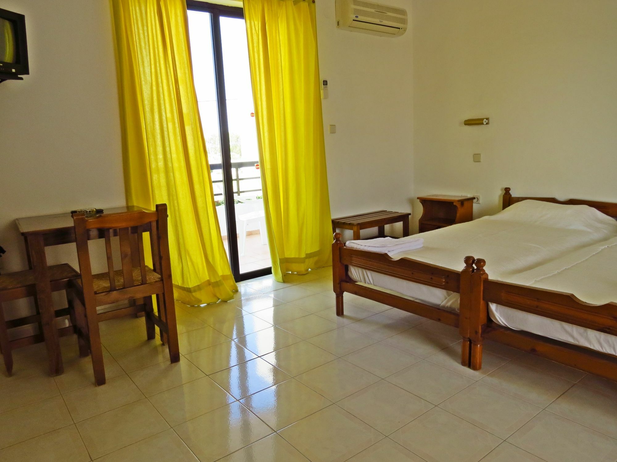 Debby Apartments Ialysos  Luaran gambar