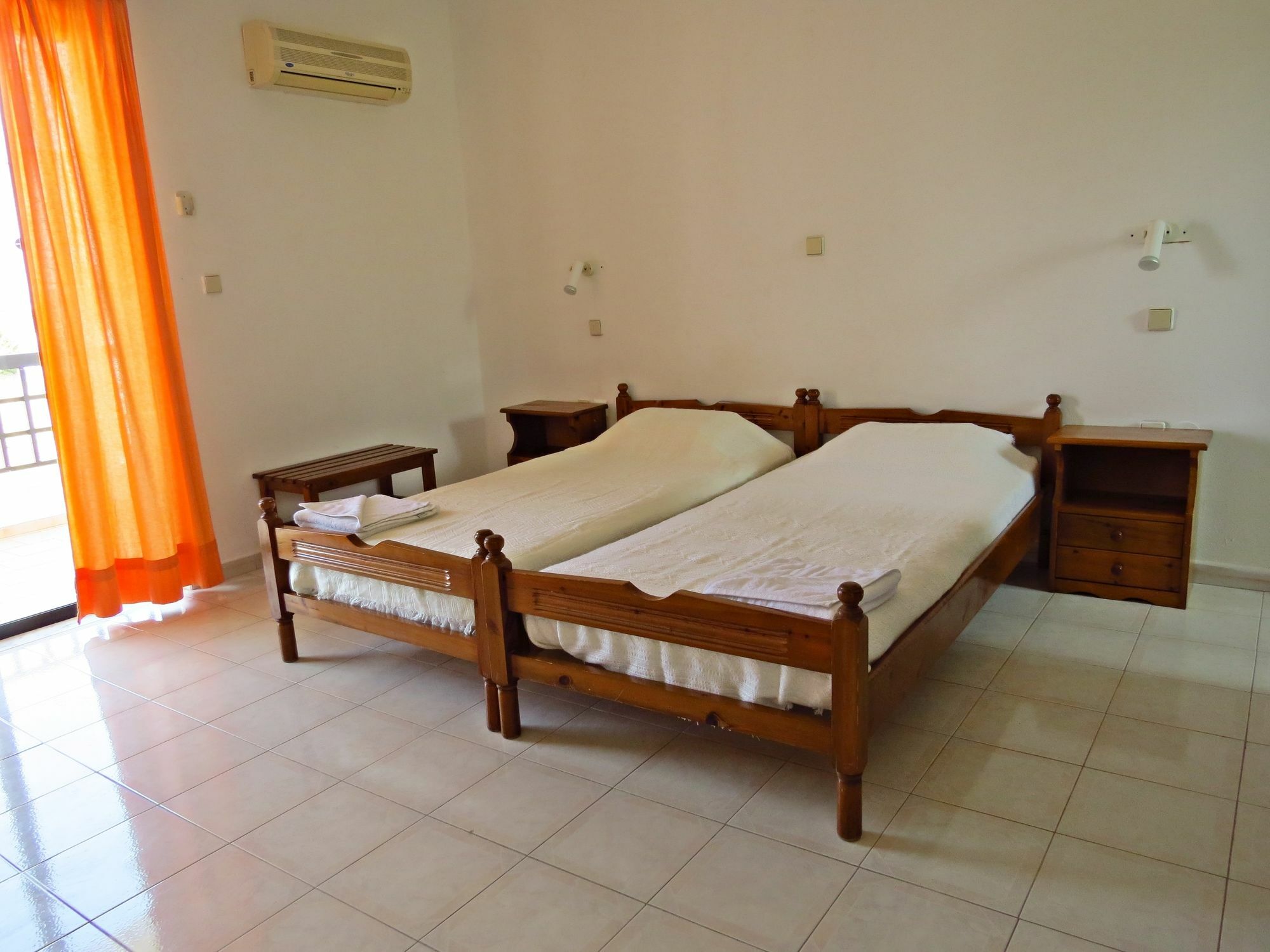 Debby Apartments Ialysos  Luaran gambar