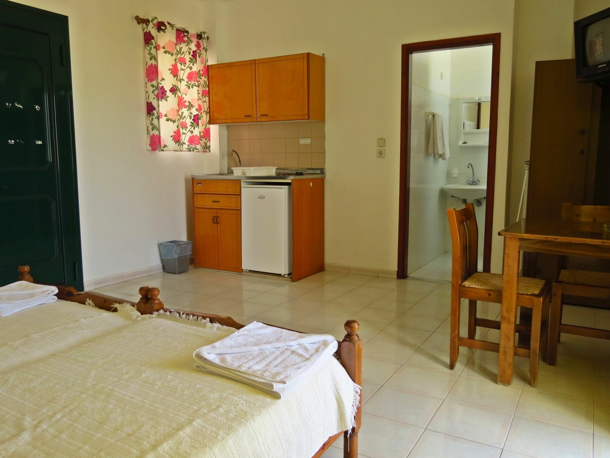 Debby Apartments Ialysos  Luaran gambar