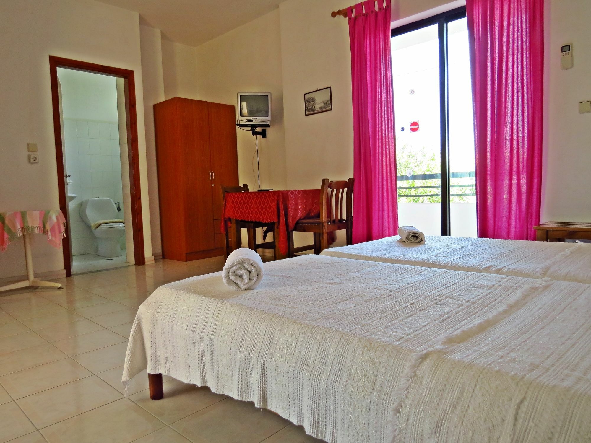 Debby Apartments Ialysos  Luaran gambar